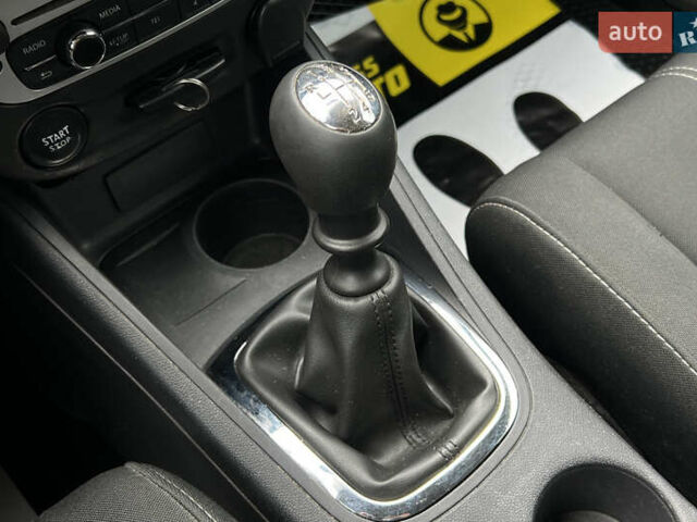 Белый Рено Меган, объемом двигателя 1.46 л и пробегом 243 тыс. км за 8850 $, фото 17 на Automoto.ua