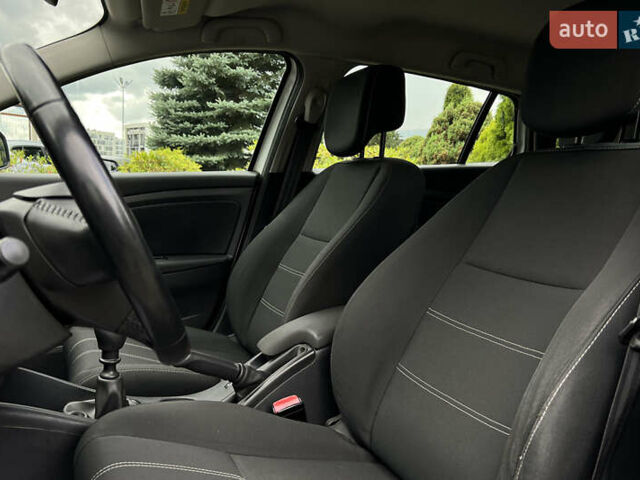 Белый Рено Меган, объемом двигателя 1.46 л и пробегом 243 тыс. км за 8850 $, фото 8 на Automoto.ua