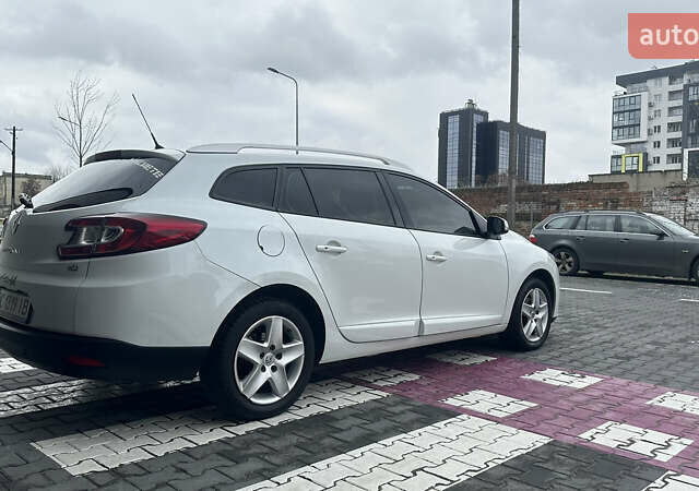 Белый Рено Меган, объемом двигателя 1.46 л и пробегом 320 тыс. км за 7999 $, фото 5 на Automoto.ua