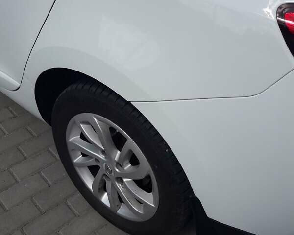 Белый Рено Меган, объемом двигателя 1.46 л и пробегом 220 тыс. км за 9200 $, фото 11 на Automoto.ua