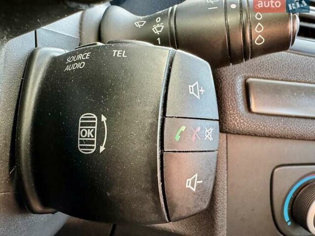 Белый Рено Меган, объемом двигателя 1.5 л и пробегом 222 тыс. км за 5499 $, фото 18 на Automoto.ua