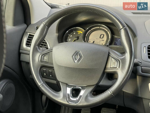 Белый Рено Меган, объемом двигателя 1.5 л и пробегом 196 тыс. км за 9500 $, фото 15 на Automoto.ua