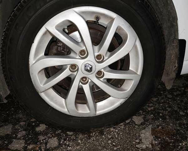 Білий Рено Меган, об'ємом двигуна 1.5 л та пробігом 245 тис. км за 8999 $, фото 33 на Automoto.ua