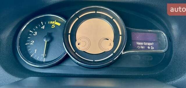 Белый Рено Меган, объемом двигателя 1.5 л и пробегом 222 тыс. км за 5499 $, фото 14 на Automoto.ua