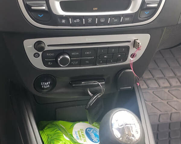 Белый Рено Меган, объемом двигателя 1.46 л и пробегом 236 тыс. км за 8999 $, фото 13 на Automoto.ua