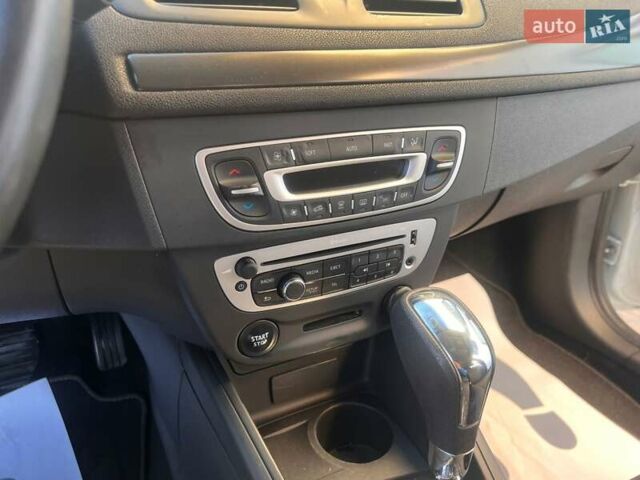 Білий Рено Меган, об'ємом двигуна 1.5 л та пробігом 190 тис. км за 9100 $, фото 14 на Automoto.ua