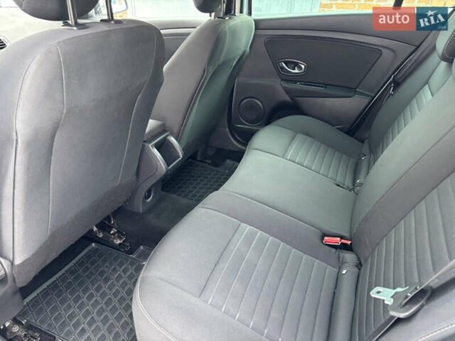 Белый Рено Меган, объемом двигателя 1.46 л и пробегом 198 тыс. км за 8800 $, фото 14 на Automoto.ua