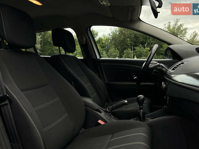 Белый Рено Меган, объемом двигателя 1.46 л и пробегом 243 тыс. км за 8850 $, фото 18 на Automoto.ua