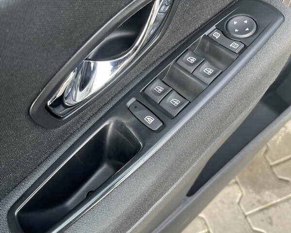 Белый Рено Меган, объемом двигателя 1.5 л и пробегом 113 тыс. км за 11500 $, фото 20 на Automoto.ua