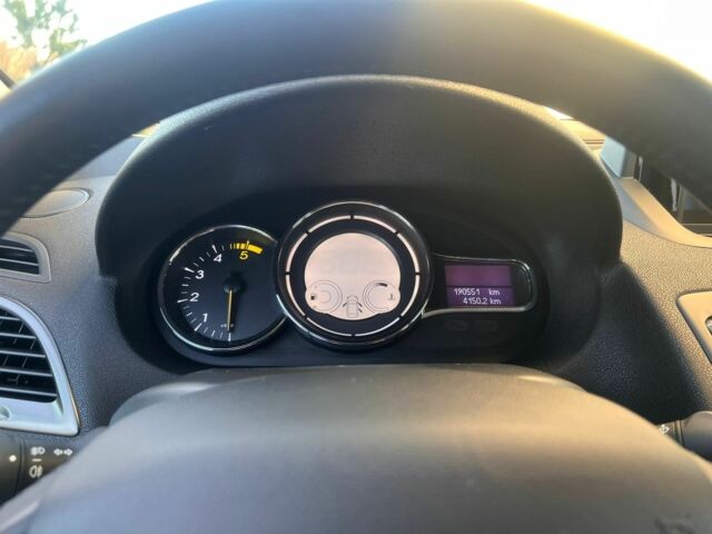 Белый Рено Меган, объемом двигателя 1.5 л и пробегом 190 тыс. км за 9200 $, фото 16 на Automoto.ua