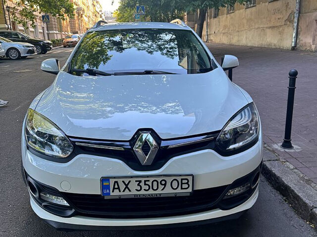 Белый Рено Меган, объемом двигателя 1.5 л и пробегом 198 тыс. км за 9500 $, фото 2 на Automoto.ua