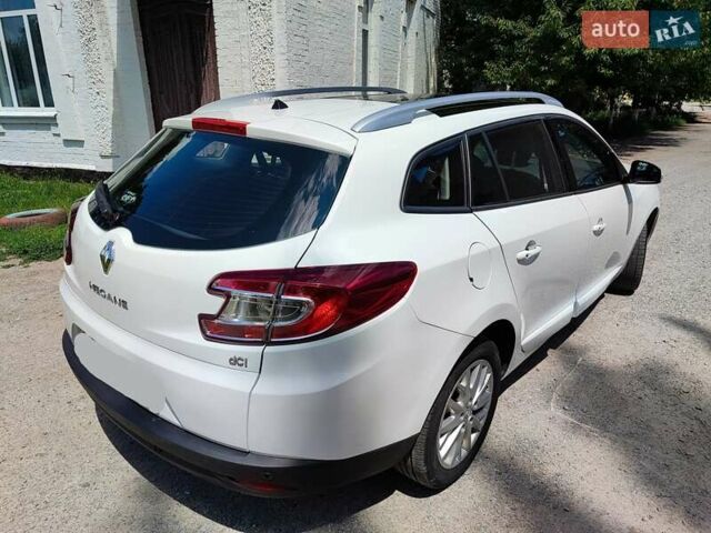 Белый Рено Меган, объемом двигателя 1.5 л и пробегом 299 тыс. км за 7700 $, фото 4 на Automoto.ua