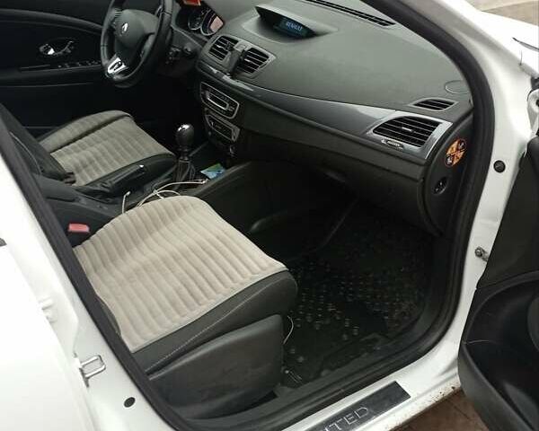 Білий Рено Меган, об'ємом двигуна 1.6 л та пробігом 270 тис. км за 9200 $, фото 4 на Automoto.ua