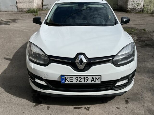 Белый Рено Меган, объемом двигателя 1.5 л и пробегом 325 тыс. км за 8100 $, фото 5 на Automoto.ua
