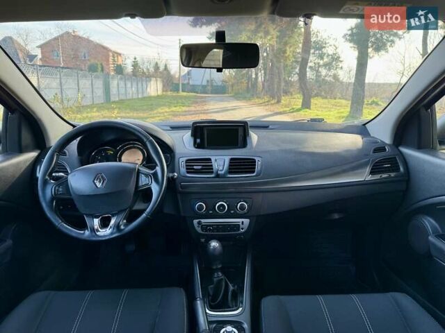 Белый Рено Меган, объемом двигателя 1.5 л и пробегом 222 тыс. км за 5499 $, фото 12 на Automoto.ua