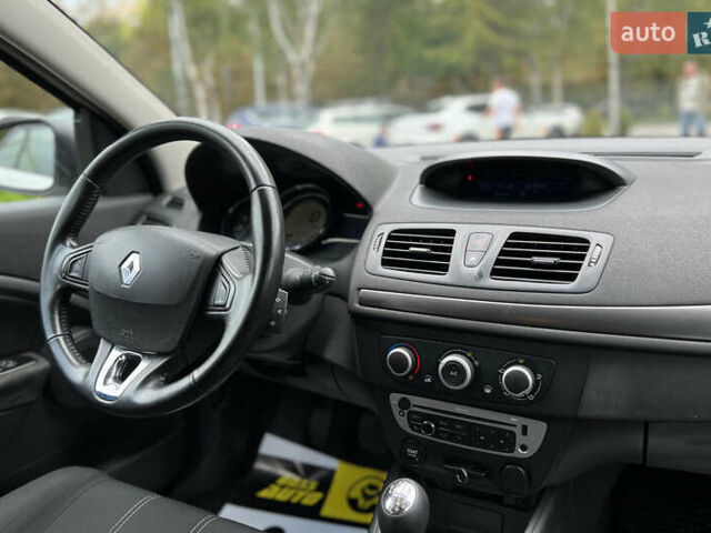 Белый Рено Меган, объемом двигателя 1.46 л и пробегом 243 тыс. км за 8850 $, фото 19 на Automoto.ua