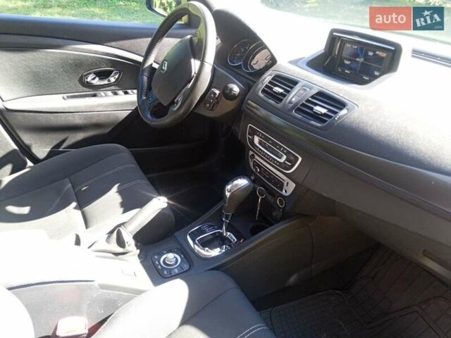 Белый Рено Меган, объемом двигателя 1.5 л и пробегом 180 тыс. км за 10499 $, фото 27 на Automoto.ua