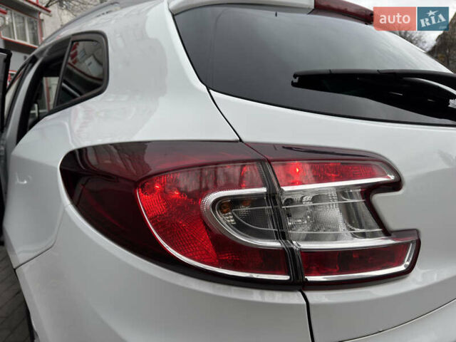 Белый Рено Меган, объемом двигателя 1.5 л и пробегом 278 тыс. км за 8900 $, фото 45 на Automoto.ua
