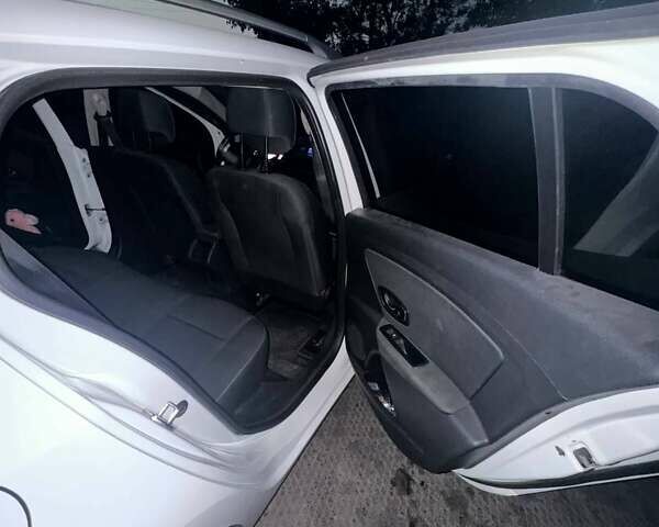 Білий Рено Меган, об'ємом двигуна 1.46 л та пробігом 196 тис. км за 9700 $, фото 58 на Automoto.ua