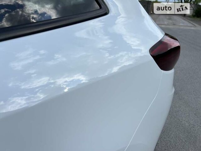 Белый Рено Меган, объемом двигателя 1.5 л и пробегом 166 тыс. км за 9500 $, фото 48 на Automoto.ua