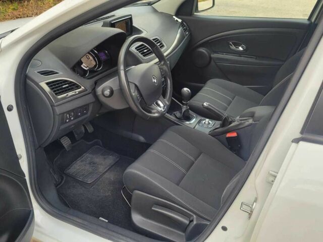 Білий Рено Меган, об'ємом двигуна 1.5 л та пробігом 125 тис. км за 10400 $, фото 13 на Automoto.ua