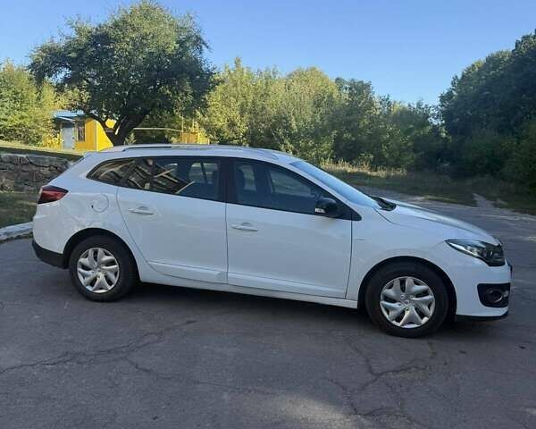 Белый Рено Меган, объемом двигателя 1.46 л и пробегом 215 тыс. км за 8500 $, фото 3 на Automoto.ua