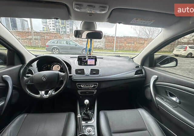 Белый Рено Меган, объемом двигателя 1.46 л и пробегом 320 тыс. км за 7999 $, фото 41 на Automoto.ua