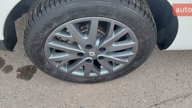 Белый Рено Меган, объемом двигателя 1.5 л и пробегом 164 тыс. км за 8999 $, фото 18 на Automoto.ua