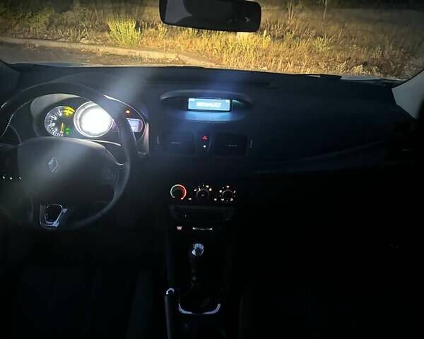 Білий Рено Меган, об'ємом двигуна 1.46 л та пробігом 196 тис. км за 9700 $, фото 53 на Automoto.ua