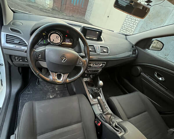 Белый Рено Меган, объемом двигателя 1.46 л и пробегом 273 тыс. км за 9200 $, фото 8 на Automoto.ua