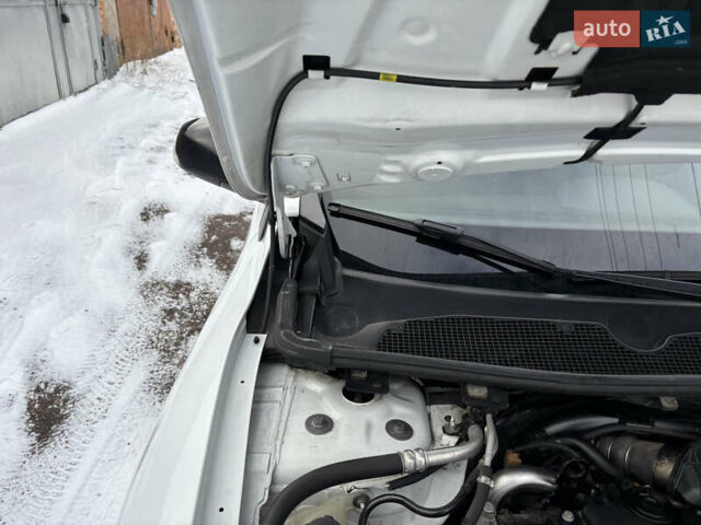 Белый Рено Меган, объемом двигателя 1.46 л и пробегом 198 тыс. км за 8800 $, фото 17 на Automoto.ua