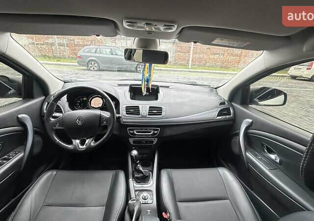 Белый Рено Меган, объемом двигателя 1.46 л и пробегом 320 тыс. км за 7999 $, фото 22 на Automoto.ua