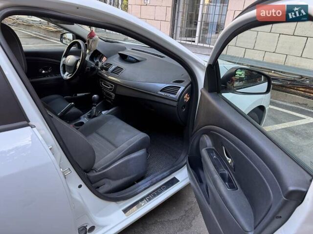 Білий Рено Меган, об'ємом двигуна 1.5 л та пробігом 272 тис. км за 9500 $, фото 11 на Automoto.ua