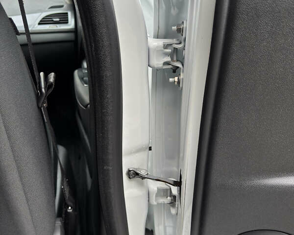 Белый Рено Меган, объемом двигателя 1.5 л и пробегом 278 тыс. км за 8900 $, фото 20 на Automoto.ua