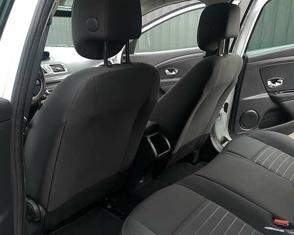 Белый Рено Меган, объемом двигателя 1.46 л и пробегом 138 тыс. км за 10800 $, фото 13 на Automoto.ua