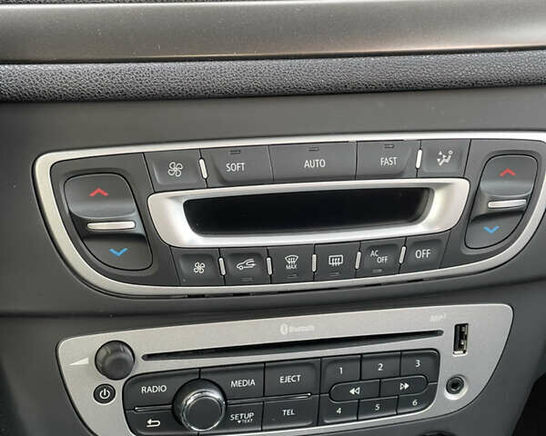 Белый Рено Меган, объемом двигателя 1.5 л и пробегом 113 тыс. км за 11500 $, фото 16 на Automoto.ua