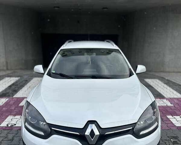 Белый Рено Меган, объемом двигателя 1.46 л и пробегом 320 тыс. км за 7999 $, фото 42 на Automoto.ua