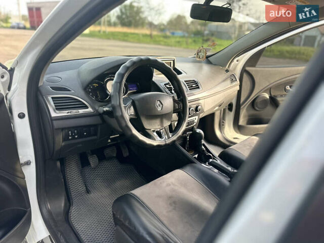 Білий Рено Меган, об'ємом двигуна 1.5 л та пробігом 180 тис. км за 9500 $, фото 7 на Automoto.ua