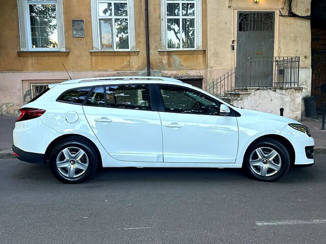 Белый Рено Меган, объемом двигателя 1.5 л и пробегом 198 тыс. км за 9500 $, фото 1 на Automoto.ua