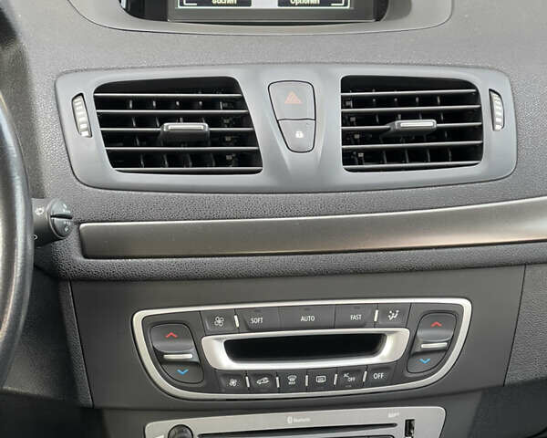 Белый Рено Меган, объемом двигателя 1.5 л и пробегом 113 тыс. км за 11500 $, фото 15 на Automoto.ua