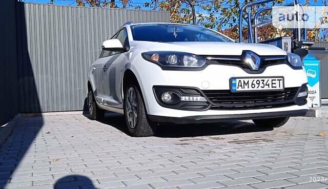 Білий Рено Меган, об'ємом двигуна 1.46 л та пробігом 213 тис. км за 8700 $, фото 1 на Automoto.ua