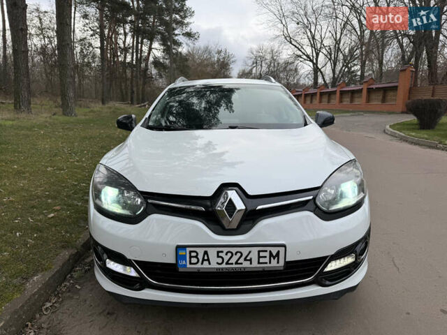 Белый Рено Меган, объемом двигателя 1.6 л и пробегом 246 тыс. км за 9900 $, фото 3 на Automoto.ua
