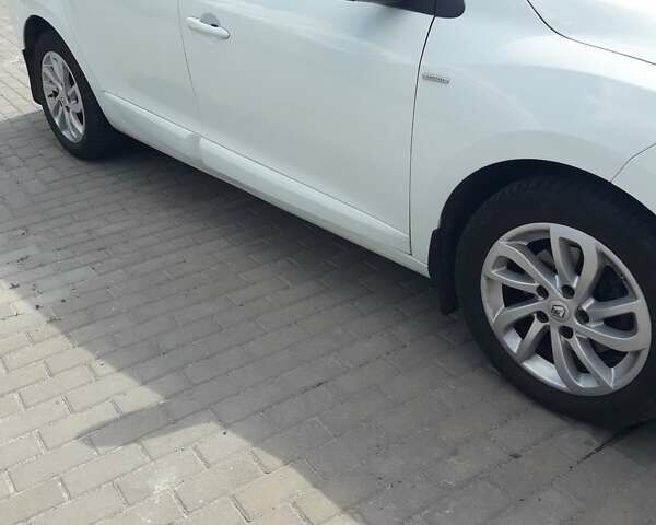 Белый Рено Меган, объемом двигателя 1.46 л и пробегом 220 тыс. км за 9200 $, фото 8 на Automoto.ua