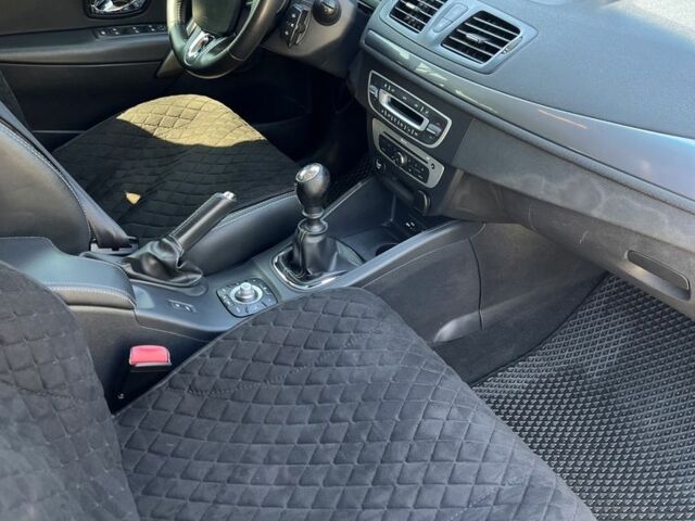 Белый Рено Меган, объемом двигателя 1.5 л и пробегом 290 тыс. км за 8799 $, фото 10 на Automoto.ua