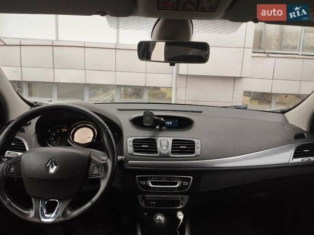 Белый Рено Меган, объемом двигателя 1.5 л и пробегом 349 тыс. км за 8200 $, фото 8 на Automoto.ua