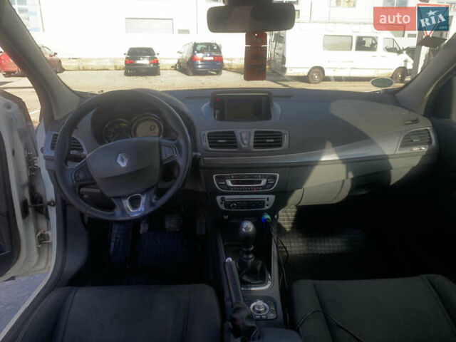 Белый Рено Меган, объемом двигателя 1.5 л и пробегом 362 тыс. км за 7799 $, фото 19 на Automoto.ua