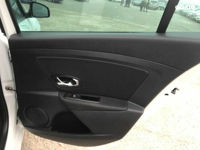 Белый Рено Меган, объемом двигателя 1.5 л и пробегом 315 тыс. км за 8790 $, фото 14 на Automoto.ua