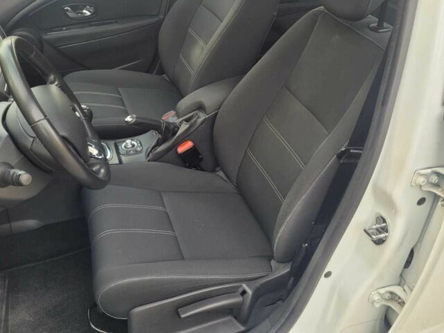 Білий Рено Меган, об'ємом двигуна 1.5 л та пробігом 125 тис. км за 10400 $, фото 14 на Automoto.ua