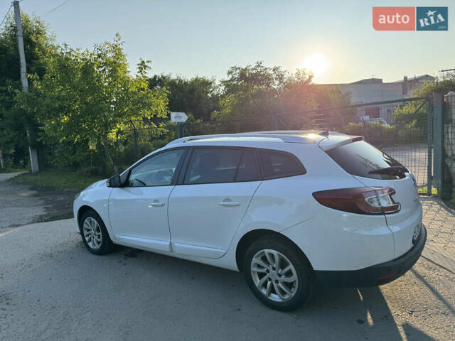 Белый Рено Меган, объемом двигателя 1.46 л и пробегом 315 тыс. км за 8200 $, фото 1 на Automoto.ua