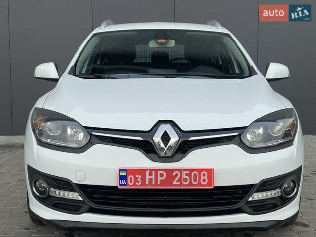 Белый Рено Меган, объемом двигателя 1.5 л и пробегом 113 тыс. км за 11500 $, фото 2 на Automoto.ua